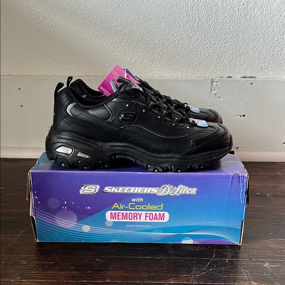 Skechers Shoes - NIB Sketchers D’Lites Leather Memory Foam Sneakers Womens Size 10
